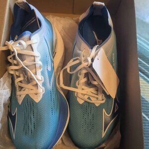 Mizuno Wave Rebellion Pro 2